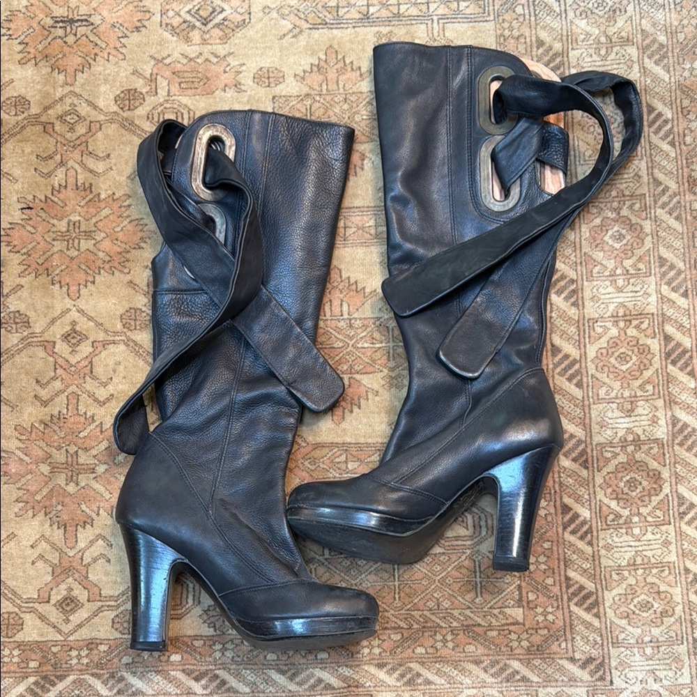 Black High-Heel Leather Knee Boots with Wrap Detail